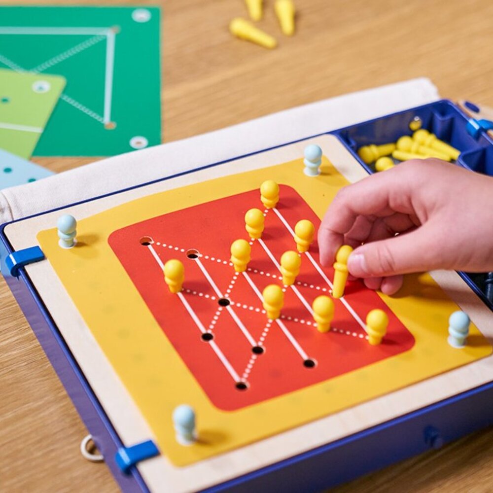 NEW KiwiCo. Kiwi Co. Pegboard Games Puzzles Travel Board Games Case Party Deskto - Picture 3 of 15